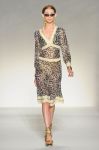 Moschino - proleće/leto 2012. godine - slika 18