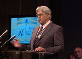 Iza prvog ugla - Ljubivoje Ršumović