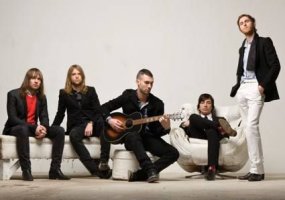 Maroon 5 - She Will Be Loved