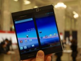 Medias W - pametni telefon sa dva ekrana