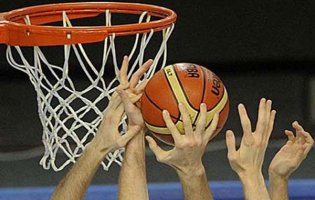Partizan poveo protiv Crvene zvezde sa 2:1