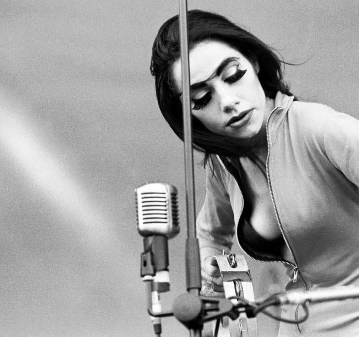 PJ Harvey - Down By The Water