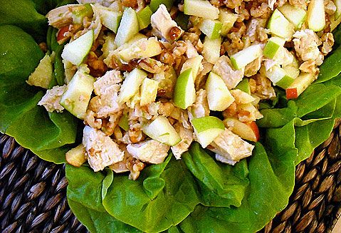 Pileća salata sa kikirikijem